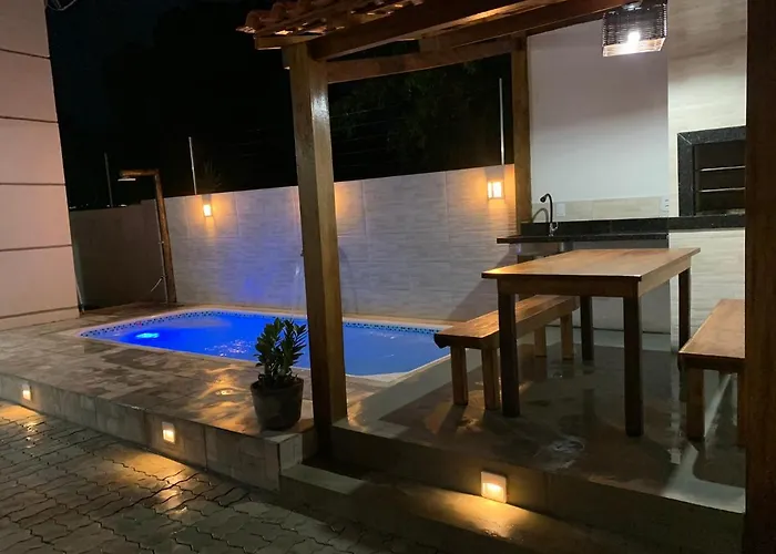Casa Com Piscina Em C Vermelha