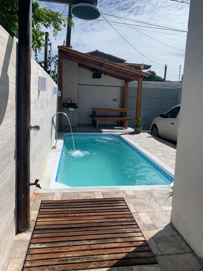 Casa Com Piscina Em C Vermelha *